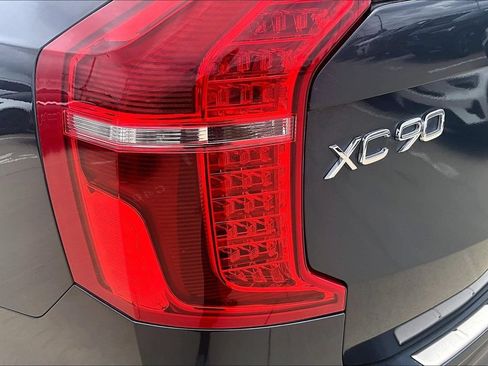 Used 2020 Volvo XC90 T6 Momentum AWD/4WD image 40