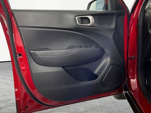 Used 2023 Hyundai Venue SE w/ Cargo Package FWD image 19