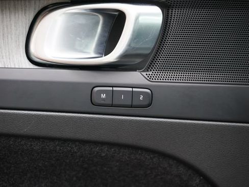 Certified 2026 Volvo XC40 B5 Plus AWD/4WD image 6