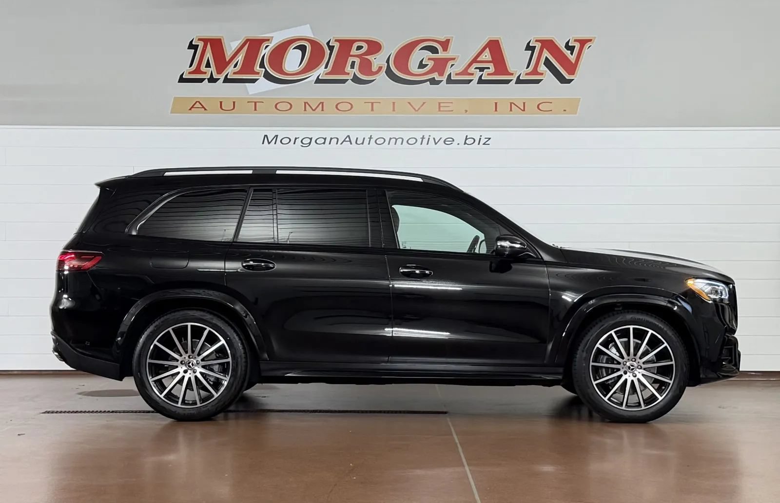 Used 2025 Mercedes-Benz GLS 450 4MATIC image 2