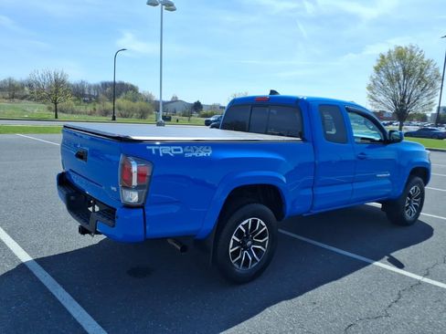 Used 2020 Toyota Tacoma TRD Sport w/ Technology Package image 4