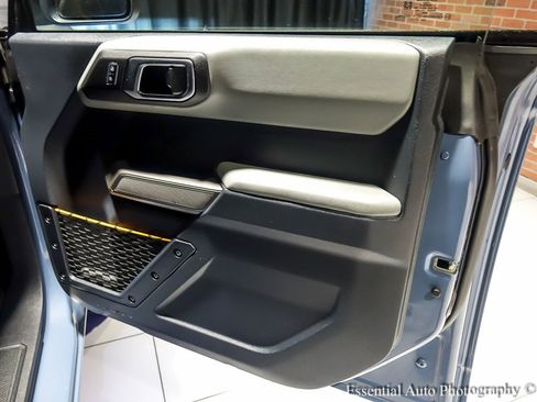 Used 2023 Ford Bronco Badlands image 29