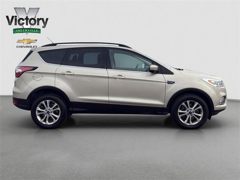 Used 2017 Ford Escape SE w/ Equipment Group 201A image 7