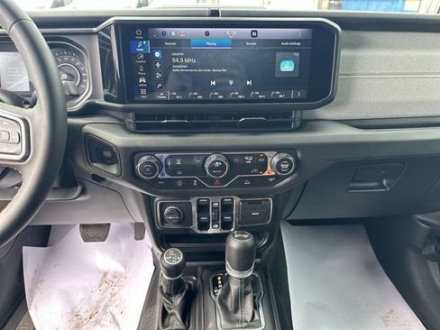 Used 2024 Jeep Wrangler Unlimited Sport AWD/4WD image 14