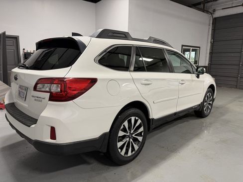 Used 2016 Subaru Outback 2.5i Limited image 3