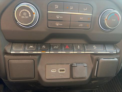 Used 2022 Chevrolet Silverado 1500 Custom Trail Boss AWD/4WD image 19