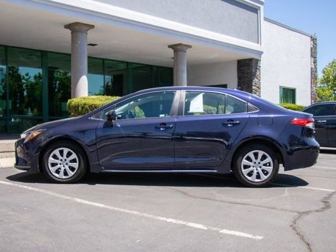 Used 2023 Toyota Corolla LE image 4
