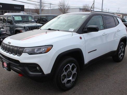 Used 2022 Jeep Compass Trailhawk w/ Sun and Sound Group image 2