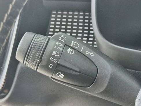 Used 2021 Volvo XC40 P8 Recharge w/ Advanced Package AWD/4WD image 12