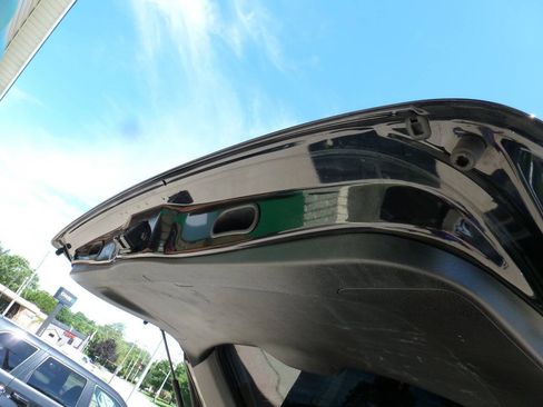 Used 2015 Toyota Highlander LE AWD/4WD image 17