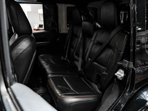 Used 2019 Jeep Wrangler Unlimited Rubicon AWD/4WD image 44