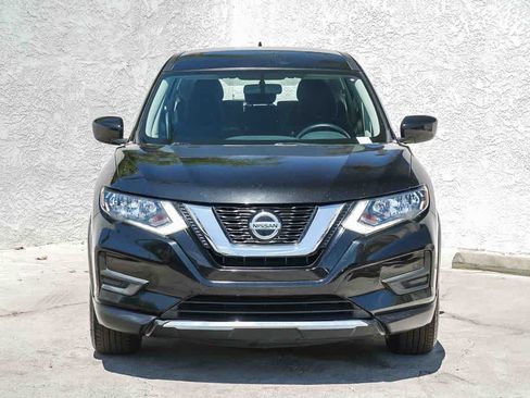 Used 2018 Nissan Rogue S AWD/4WD image 2