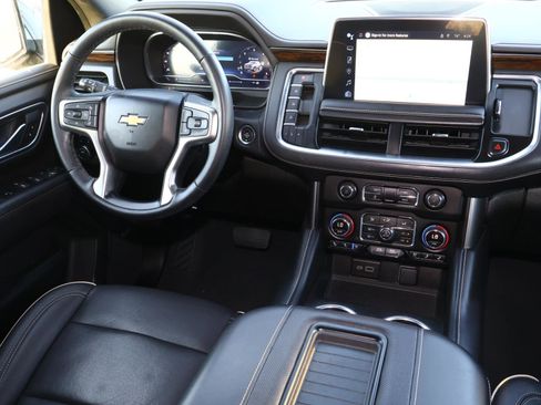 Used 2024 Chevrolet Suburban Premier w/ Premium Package 2 image 9