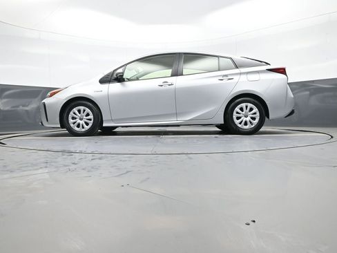 Certified 2022 Toyota Prius LE image 31