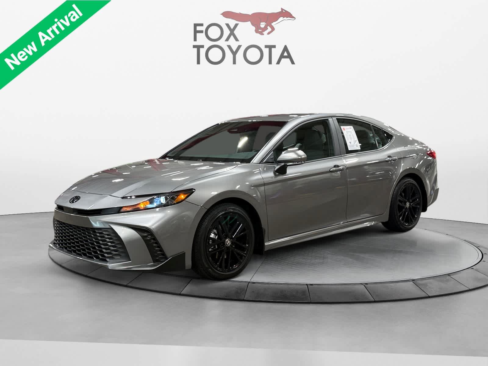 Used 2026 Toyota Camry SE FWD image 1