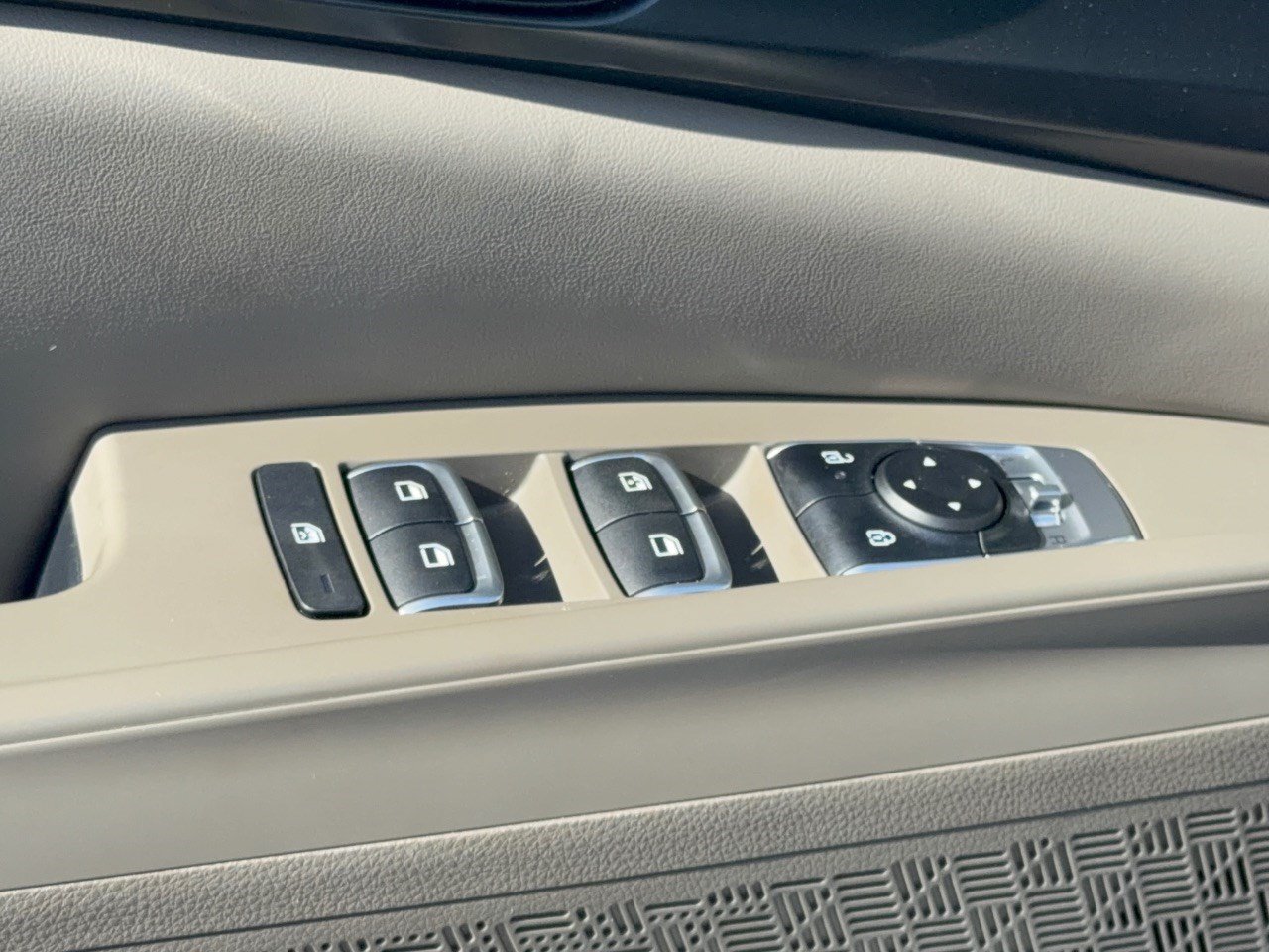 Used 2026 Kia Carnival FWD image 15