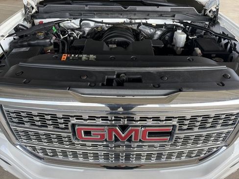 Used 2018 GMC Sierra 1500 Denali AWD/4WD image 25