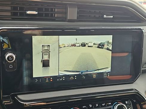 Used 2024 GMC Sierra 1500 AT4 w/ Technology Package AWD/4WD image 13