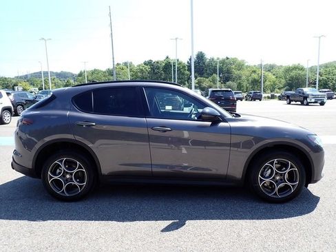New 2025 Alfa Romeo Stelvio Sprint w/ Convenience Package image 8