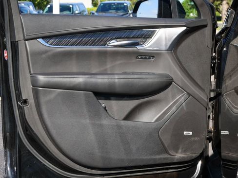 Used 2021 Cadillac XT6 Premium Luxury AWD/4WD image 17