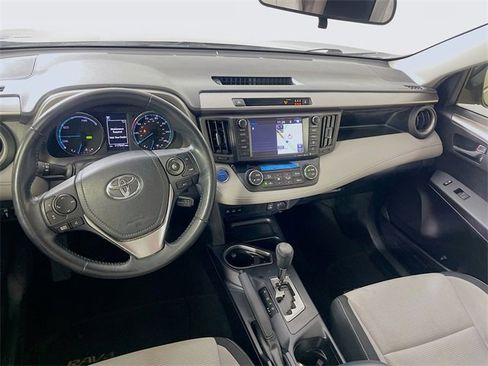 Used 2018 Toyota RAV4 LE image 24