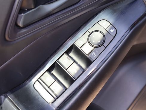 Used 2024 Nissan Rogue S FWD image 20