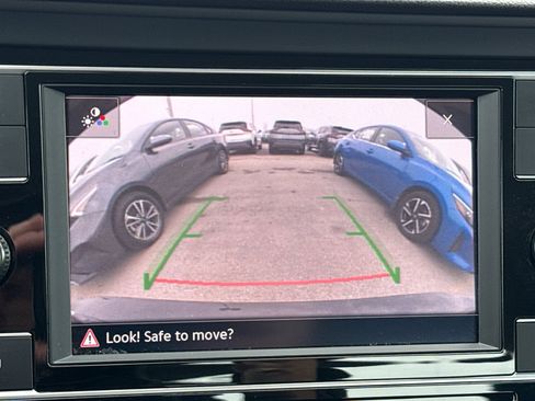 Used 2024 Volkswagen Jetta SE image 19