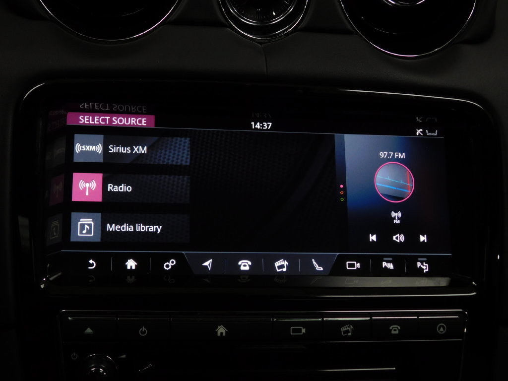 Used 2018 Jaguar XJ RWD image 62