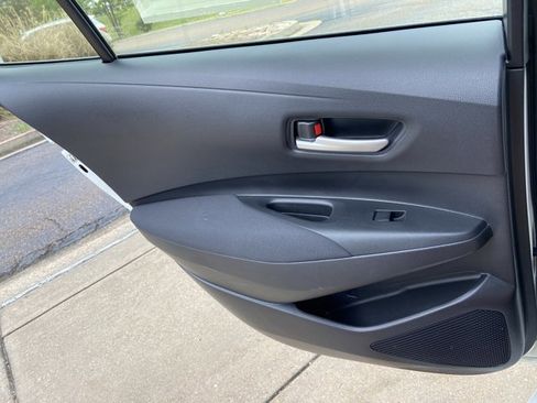 Used 2021 Toyota Corolla LE w/ LE Convenience Package image 50