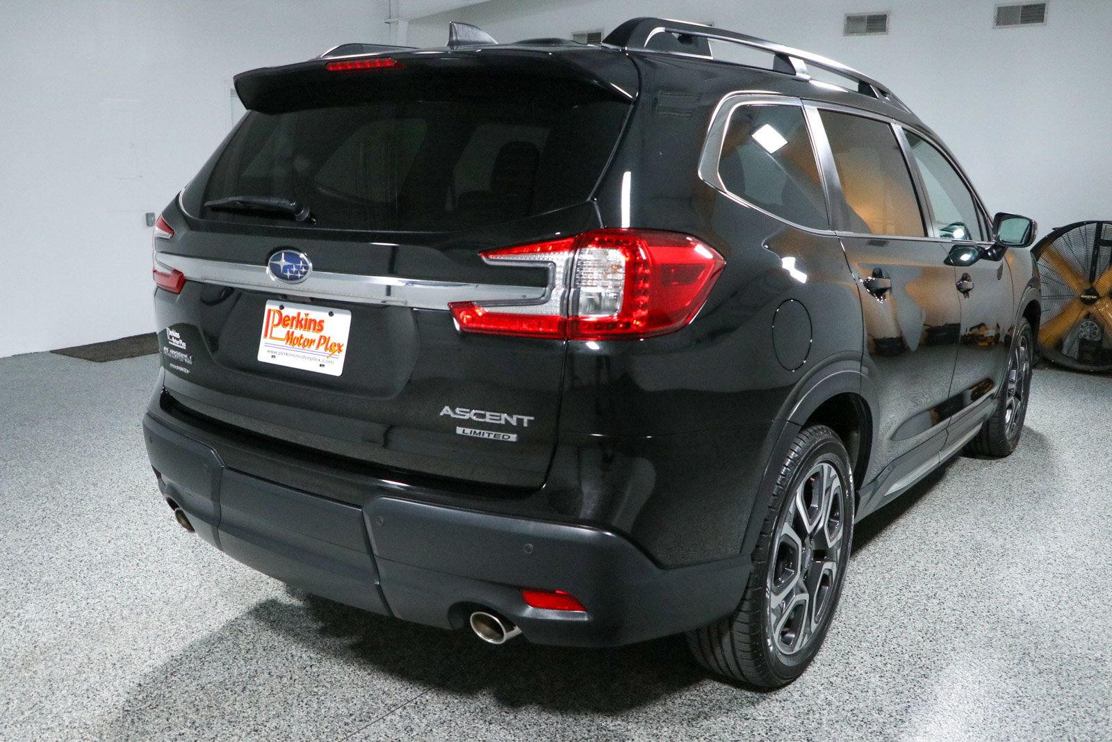Used 2023 Subaru Ascent Limited AWD/4WD image 7