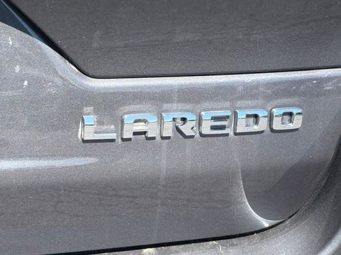 Used 2023 Jeep Grand Cherokee Laredo w/ Luxury Tech Group I AWD/4WD image 12