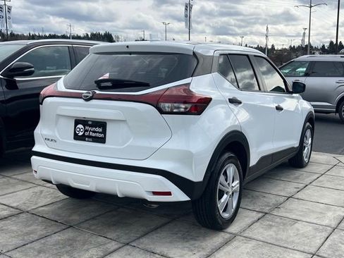 Used 2024 Nissan Kicks S FWD image 9