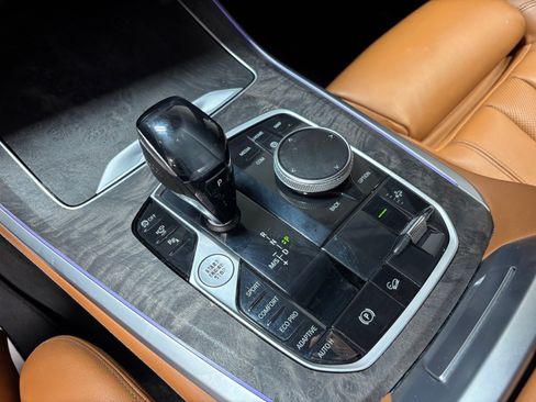 Used 2022 BMW X5 xDrive40i w/ M Sport Package AWD/4WD image 15