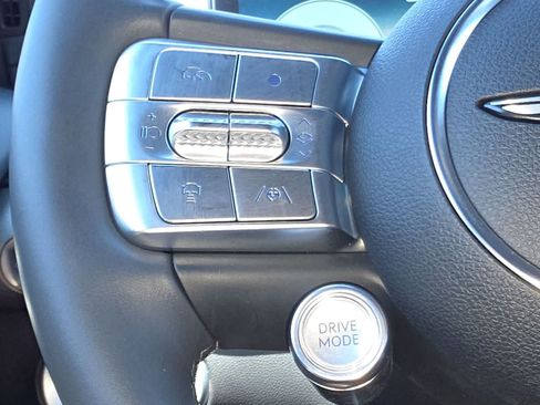 Certified 2025 Genesis GV60 RWD image 28