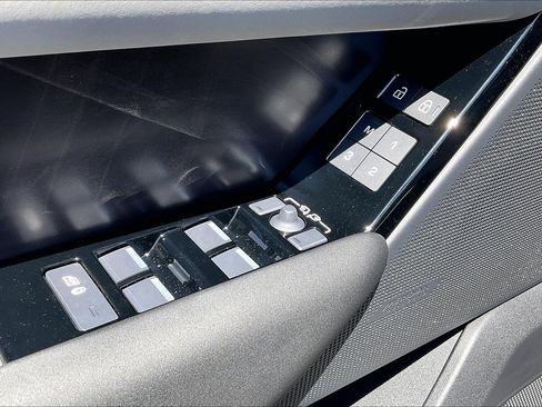 New 2026 Land Rover Range Rover Velar Dynamic SE AWD/4WD image 22