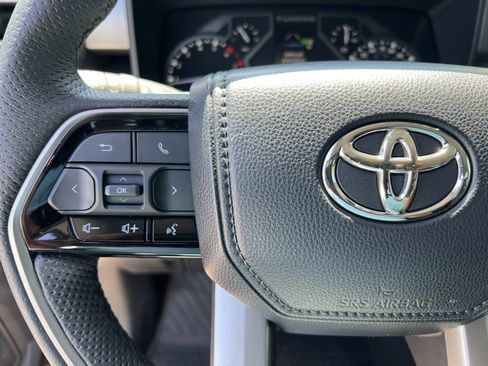Used 2022 Toyota Tundra SR5 AWD/4WD image 10
