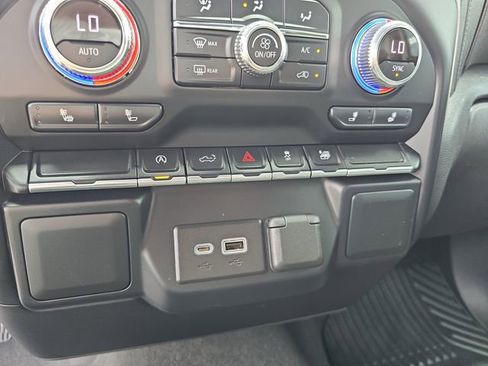 Used 2022 GMC Sierra 1500 SLE image 22