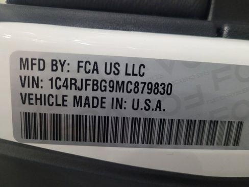 Used 2021 Jeep Grand Cherokee Limited w/ Luxury Group II image 33