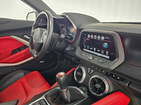 Used 2016 Chevrolet Camaro SS image 11