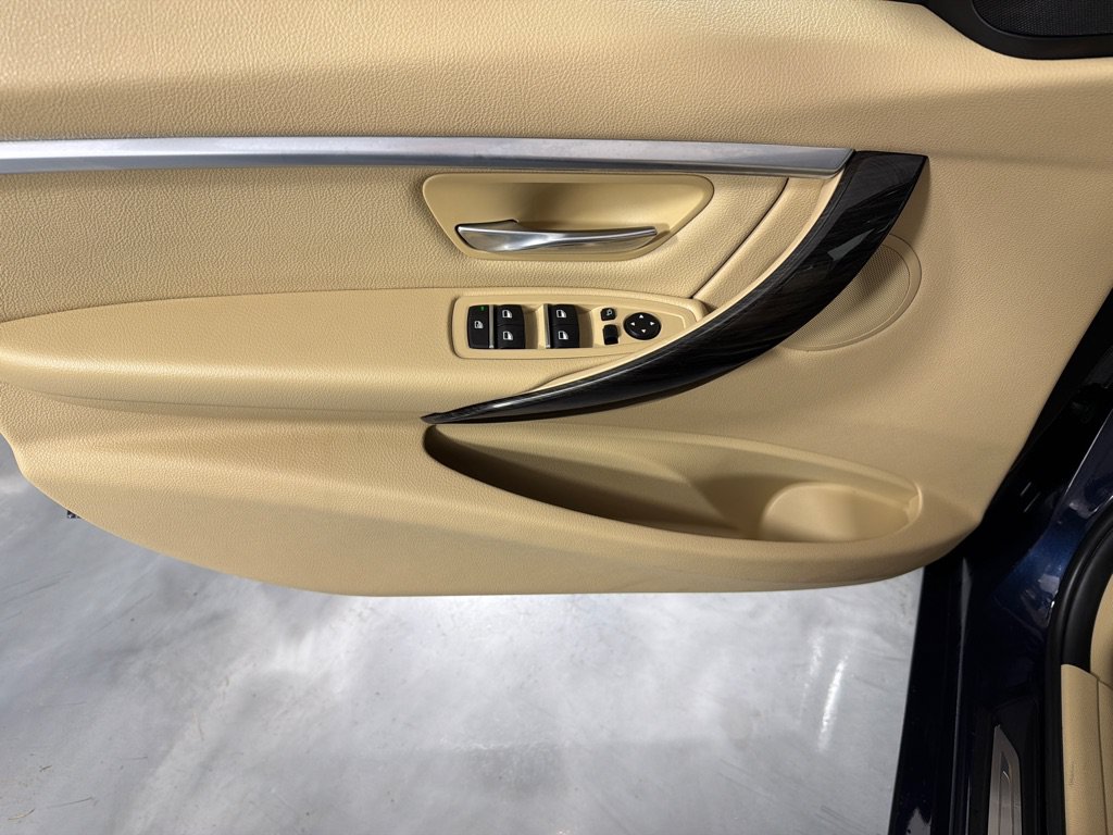 Used 2016 BMW 328i Sedan w/ Driver Assistance Package RWD image 11