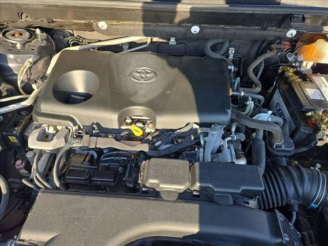Used 2019 Toyota RAV4 XLE w/ Convenience Package FWD image 23