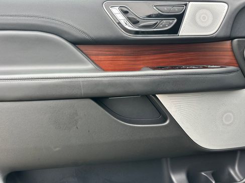 Used 2023 Lincoln Navigator Reserve image 12