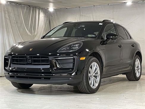 Used 2018 Porsche Macan image 50