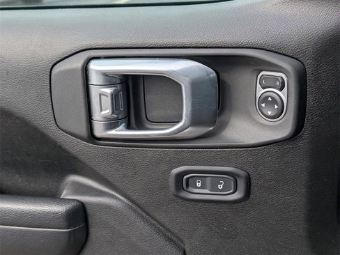 Used 2024 Jeep Wrangler Sport S image 12