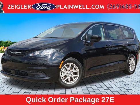 Used 2024 Chrysler Voyager LX FWD image 1