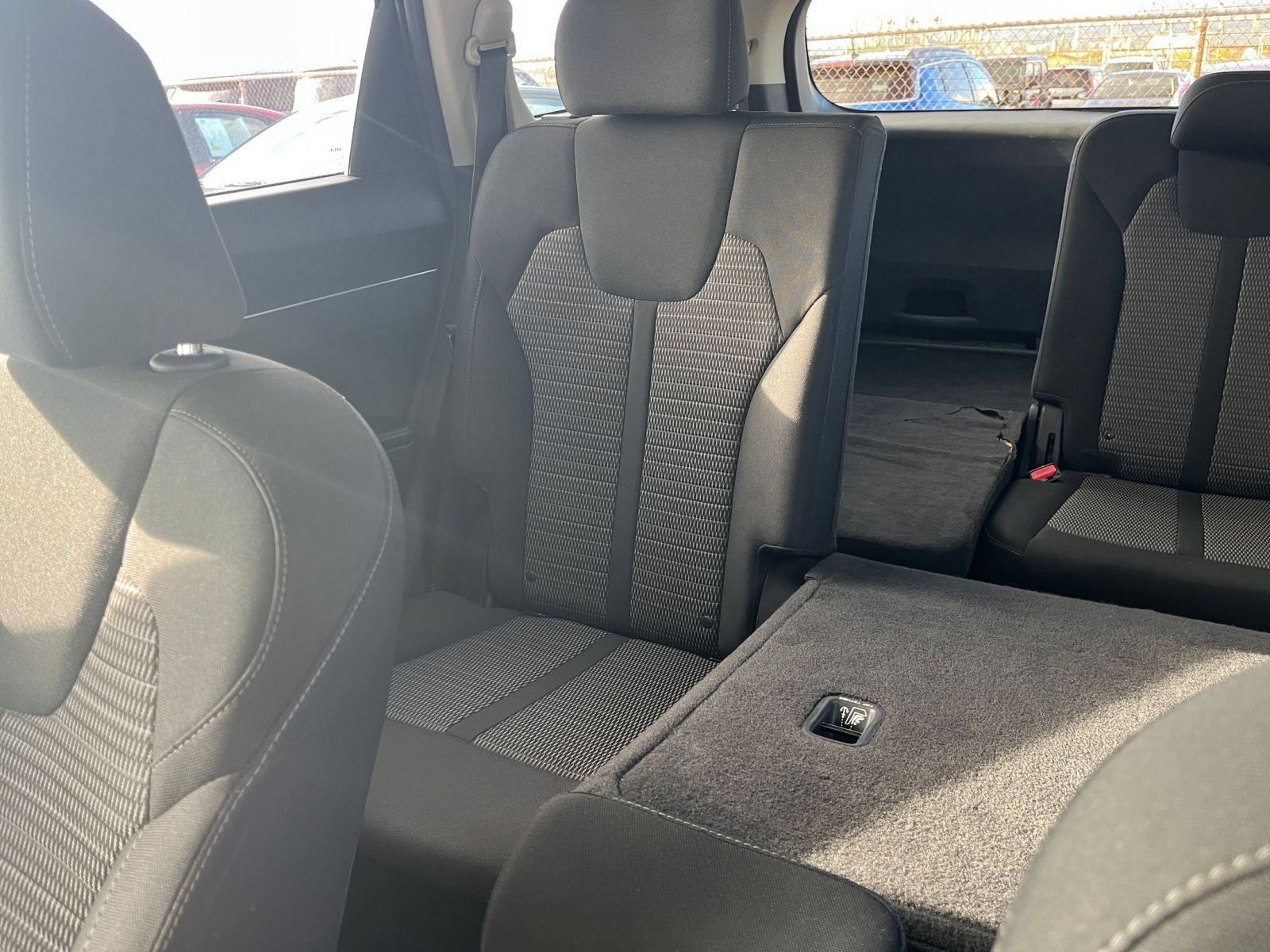 Used 2023 Kia Sorento LX FWD image 38
