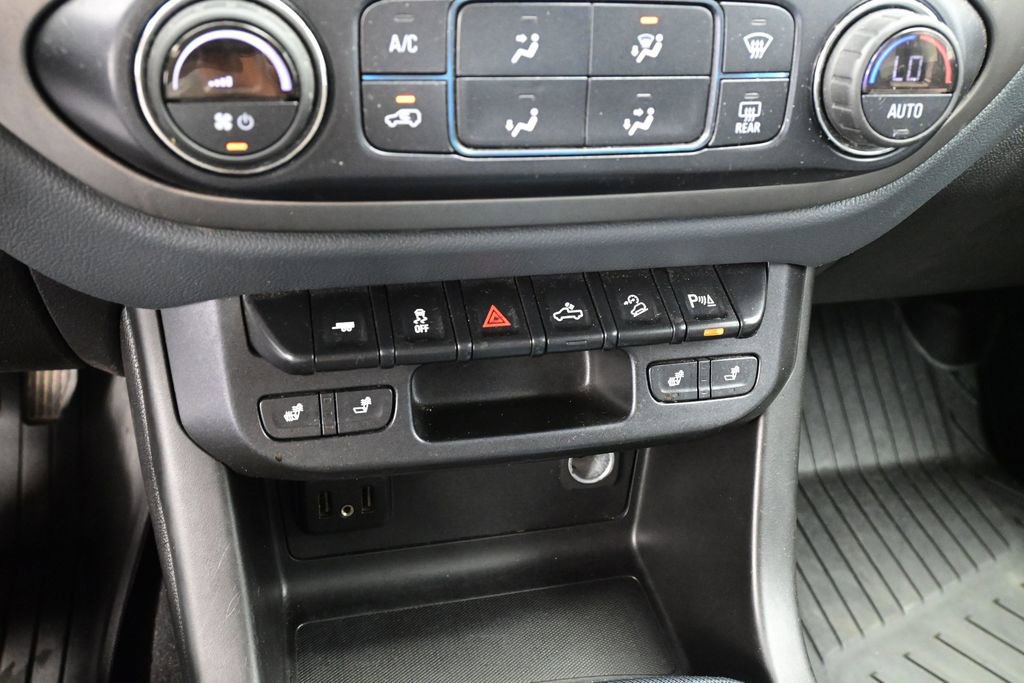 Used 2020 Chevrolet Colorado Z71 w/ Z71 Midnight Edition AWD/4WD image 30