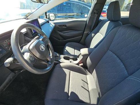 Used 2025 Toyota Corolla LE image 7