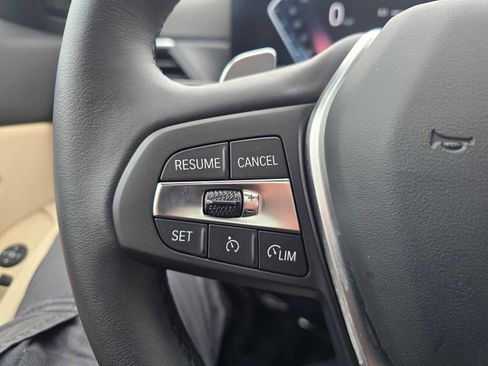 Used 2023 BMW 330i Sedan w/ Premium Package image 32