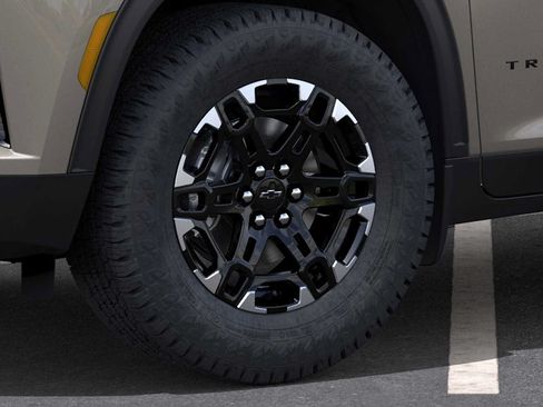 New 2027 Chevrolet Traverse Z71 w/ Driver Confidence Package AWD/4WD image 9